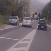 Policija pronašlo nesavjesnog vozača koji je preticao preko pune linije kod Hadžića