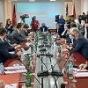 Počeo sastanak u Sarajevu: Nikšić i Mijatović predstavljaju plan djelovanja u RS-u