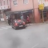 Detalj teške nesreće kod Brčkog: Pijan se autom namjerno zaletio u baštu kafića