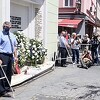 Tuzlaci u suzama odali počast ubijenoj mladosti: Kapija je rana koja ne zarasta