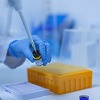Facebook više neće uklanjati postove u kojim se navodi da je koronavirus "ljudski proizvod"