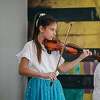 Za male virtuoze: Mozzart poklonio violine Muzičkoj školi u Bijeljini