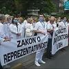 Ljekari protestovali ispred Vlade FBiH, zaprijetili generalnim štrajkom