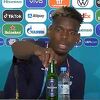 Paul Pogba nije želio bocu Heinekena ispred sebe pa je sklonio ispod stola