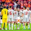 Makedonci napravili špalir Pandevu na oproštaju, Nizozemci mu uručili specijalni dres