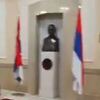 Iz Stanivukovićevog kabineta kažu da je tokom posjete Karić zastava RS-a bila u centralnom holu