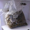 U policijskoj akciji u Tuzli uhapšena jedna osoba, pronađena droga i oružje