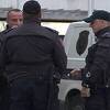 Muškarac iz Drvara sinoć pravio problem u kafiću, pa vrijeđao policiju i razbio im auto