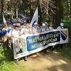 Marš mira krenuo ka Potočarima: Hiljade ljudi na putu spasa dugom 100 kilometara
