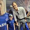 Asmir Begović uoči novog transfera "ulovljen" u fan shopu Evertona
