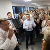 "Korona party" u Banjoj Luci: Dodik zapjevao okružen ženama SNSD-a
