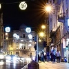 Pretpraznična atmosfera u Sarajevu: Grad okićen, ulice pune šetača