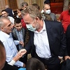 Bakir Izetbegović dijelio bajramluk ispred Begove džamije u Sarajevu