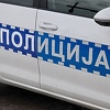 Policija u Tesliću zaustavila Golf, na haubi "zatekla povrijeđenu osobu"