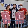 Amel Tuka i Lana Pudar bodre Velež na Grbavici, Rođeni im uručili dresove