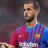 Barcelona traži klub koji je spreman preuzeti Pjanićevu platu
