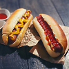 Na koji način jedete hot dog? TikTokerka otkriva da je ovo najlakši da se ne uprljate