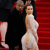 Kanye West se nakon "vjenčanja" na predstavljanju albuma pokušava pomiriti s Kim