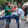 Protesti na Cetinju: Građani stižu u kolonama automobila, srušen dio ograde ispred manastira