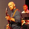 Ambasador Field zasvirao na spektaklu posvećenom čuvenim Beatlesima u Mostaru