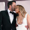 Jennifer Lopez i Ben Affleck "zapalili" crveni tepih na filmskom festivalu u Veneciji