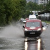 Otežan saobraćaj zbog jakih pljuskova, opasnost od odrona