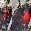 Huligan protivnika napao bakljom u lice u sukobu navijača Partizana i Zvezde