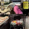 Fotografije s početka pandemije koje pokazuju da i u teškim trenucima ima mjesta za šalu