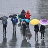 Građani Sarajeva i turisti iskoristili nedjelju za šetnju, kiša ih nije spriječila