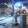 Australija: Bagerom uletio u trgovinu, ukrao motocikle i dao se u bijeg