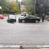 U sudaru dva automobila kod KCUS-a u Sarajevu povrijeđena jedna osoba