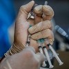 WHO: Samo vakcinacija nije dovoljna za okončanje epidemije