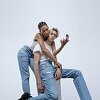 Samsung predstavio farmerke s posebnim džepom za Galaxy Z Flip 3