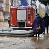Spasioci evakuišu brojne mještane sarajevskog naselja Otes