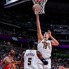Jokićevih 30 poena nedovoljno Denveru, fenomenalni Curry srušio Cleveland