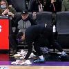 Pijani navijač se ispovraćao po parketu i na 15 minuta prekinuo NBA utakmicu