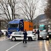 Zdravstveni radnici u Konjicu blokirali magistralu, traže svoje zarađene plate