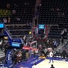 Steph Curry postigao koš "bez kostiju" gotovo iz tunela svlačionice