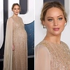 Jennifer Lawrence u blistavoj zlatnoj haljini pokazala trudnički stomak