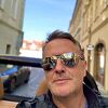 Tarik Filipović pozirao s glumcima iz svog novog filma, poručili mu: Nisu loši, a ni trener nije za baciti