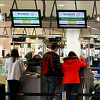 Zbog omikrona otkazano hiljade letova širom svijeta, mnogi Božić dočekali na aerodromima