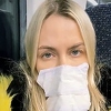 Britanska voditeljica umjesto maske na lice stavila dva higijenska uloška