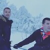 Stanivuković s grupom mladića posjekao i dovukao Badnjak u Gradsku upravu