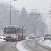 Snijeg prouzrokuje probleme vozačima u Sarajevu, brojne ulice neočišćene