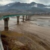 Jablaničko jezero se povuklo i ostavilo ogoljene jezerske pukotine