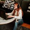 Ella Dvornik se pohvalila: Od "gubljenja vremena na internetu" kupila sam mami auto