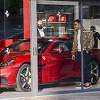 Žrtve i danas otplaćuju dugove, a "Varalica s Tindera" šetka se u Gucciju i razgleda Ferrarije