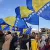 Učenici osnovnih i srednjih škola prodefilovali mostarskim ulicama sa zastavama BiH