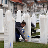 Povodom Dana nezavisnosti BiH šehidska mezarja u KS obilježena državnim zastavama
