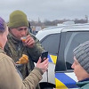 Ukrajinci zarobljenom ruskom vojniku dali hranu i pomogli mu da nazove majku